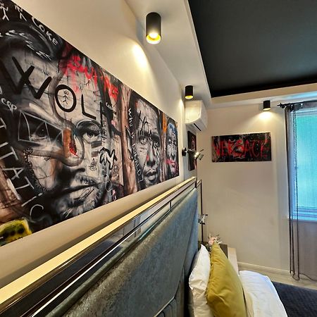 The Fame - Modern Studio In Top Location & Parking Κραϊόβα Εξωτερικό φωτογραφία