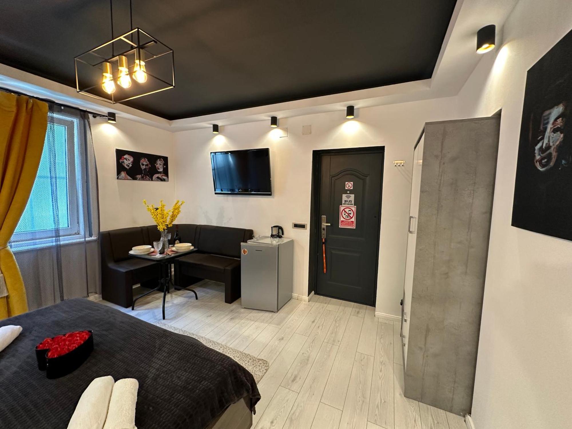 The Fame - Modern Studio In Top Location & Parking Κραϊόβα Εξωτερικό φωτογραφία