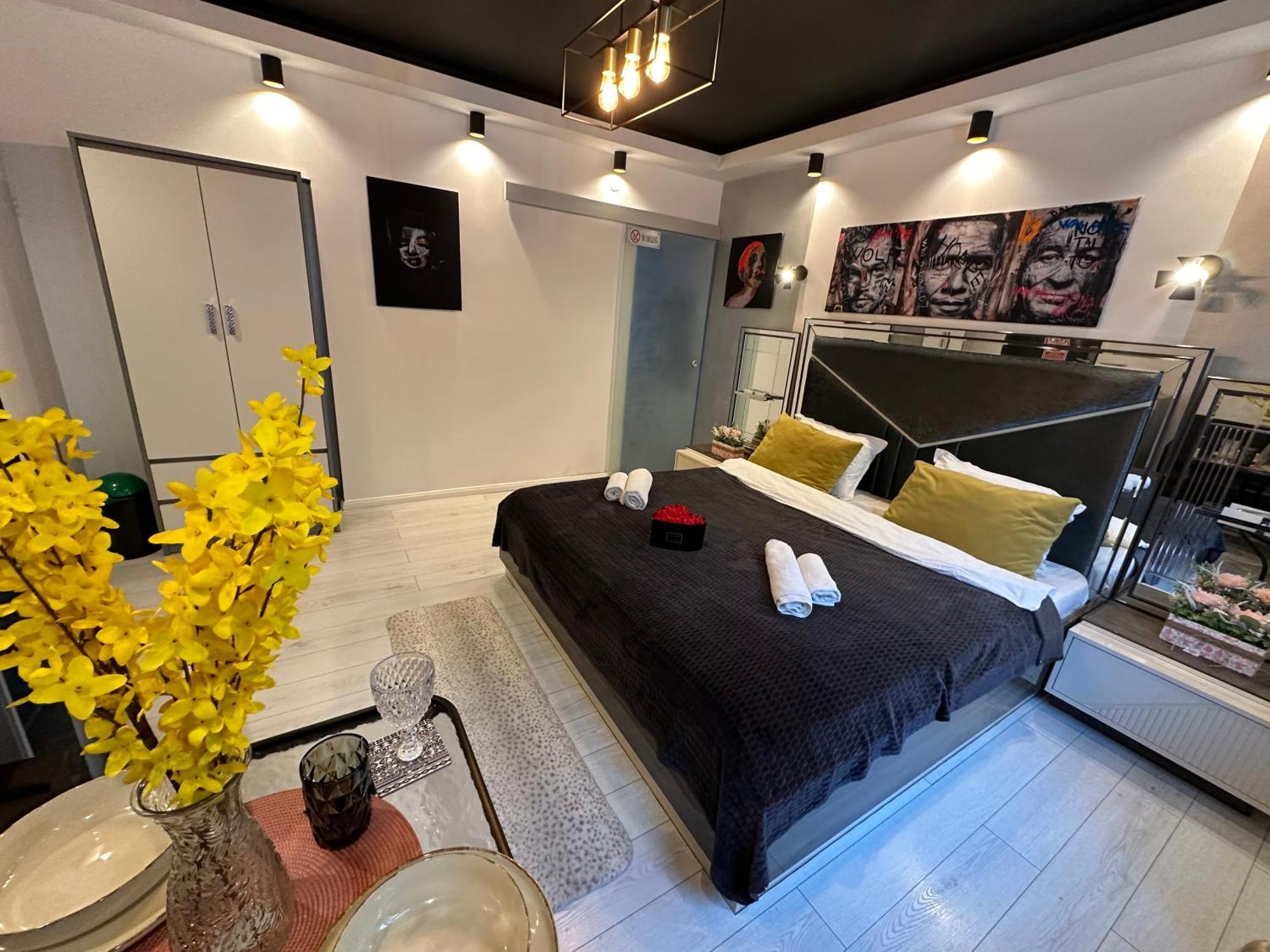 The Fame - Modern Studio In Top Location & Parking Κραϊόβα Εξωτερικό φωτογραφία