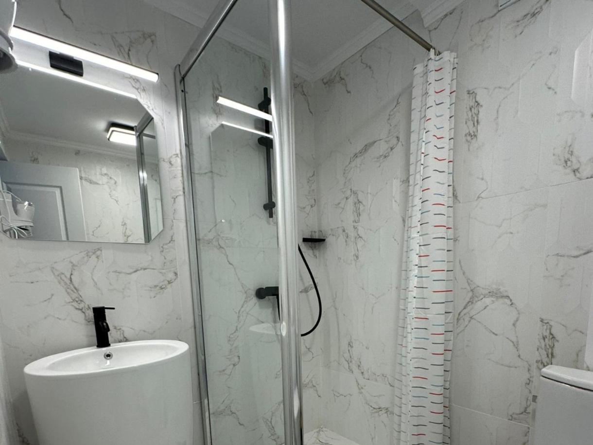 The Fame - Modern Studio In Top Location & Parking Κραϊόβα Εξωτερικό φωτογραφία